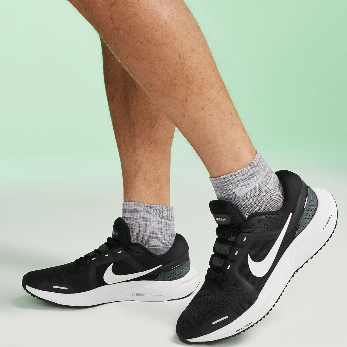 Nike Air Zoom Vomero 16 Running Shoe - Men's 16 Nike Air Zoom Vomero 16 Running Shoe - Men's - Image 14